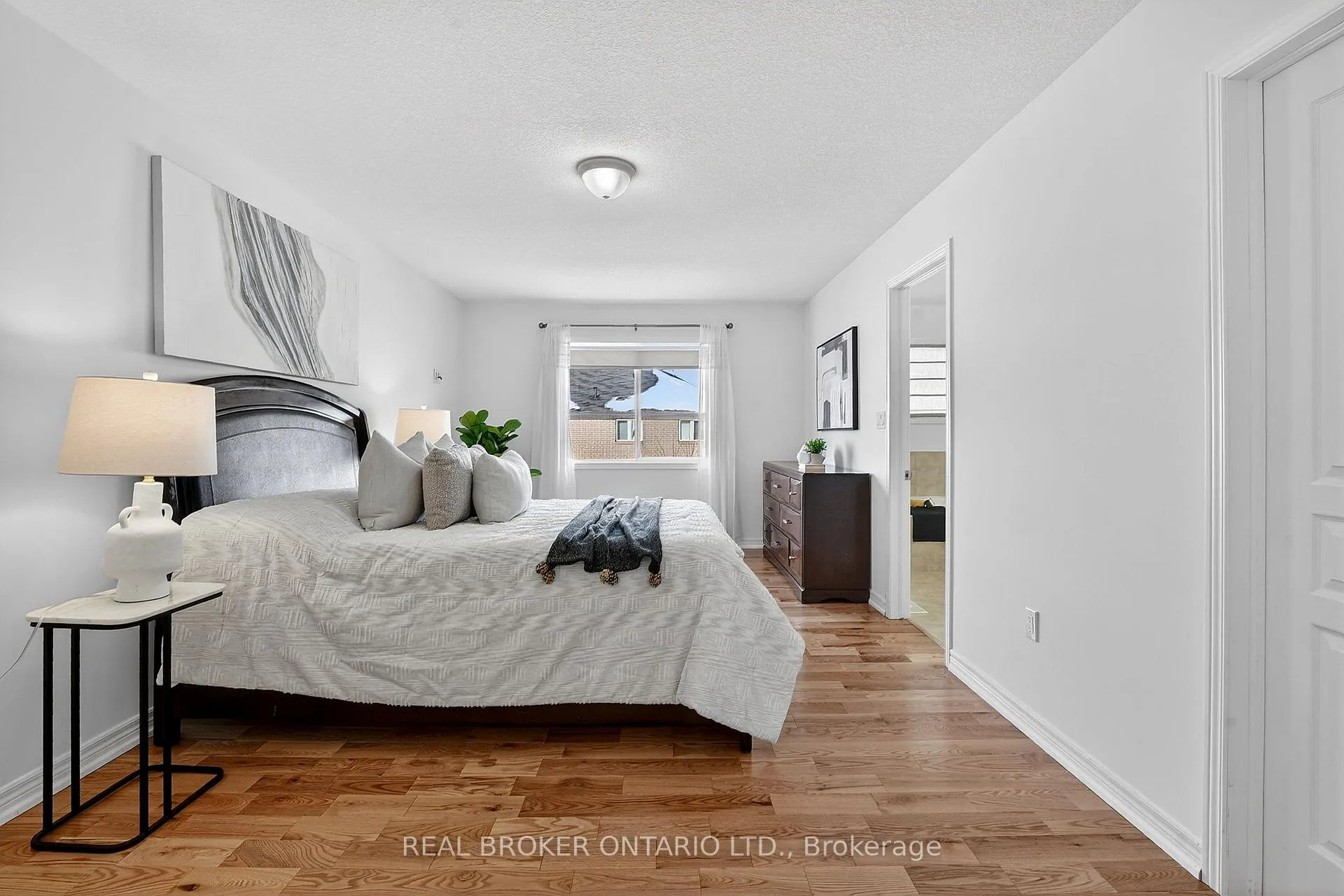 Photo 14 of 174 Lormont Boulevard, Hamilton, Stoney Creek Mountain — HOMEH