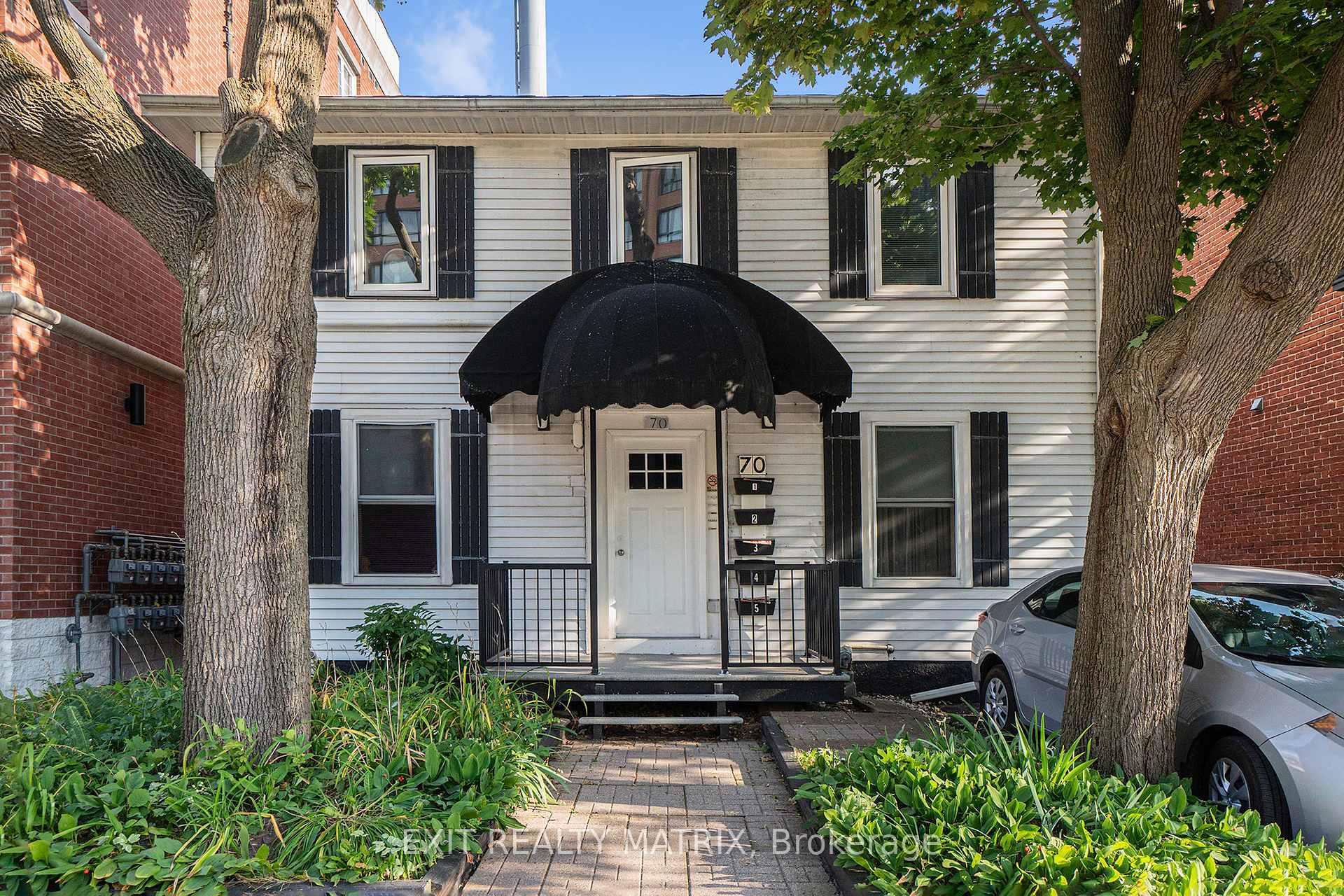 Front of 70 Bolton Street