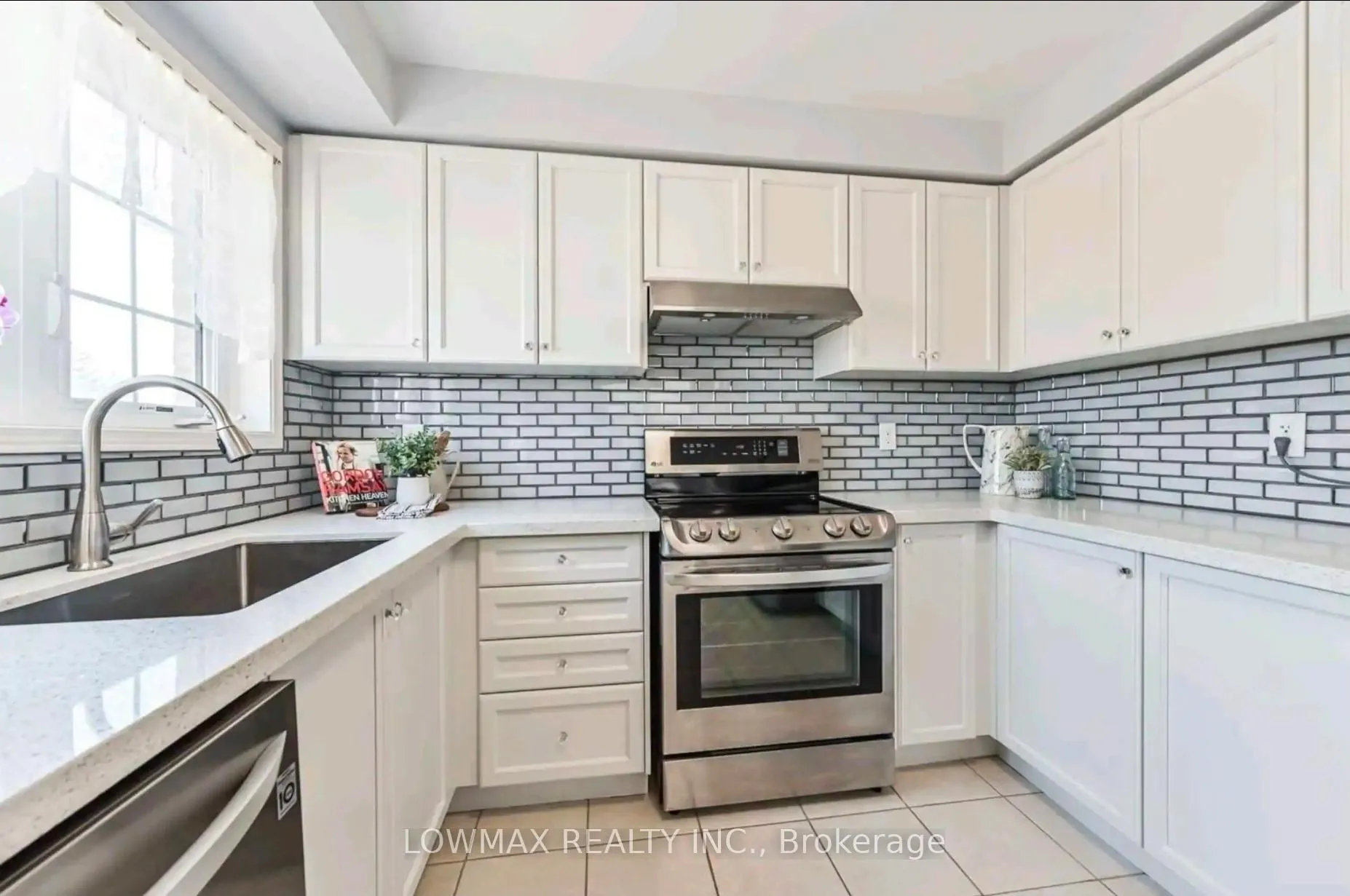 Photo 7 of 854 Audley Road N, Ajax, Central East — HOMEH