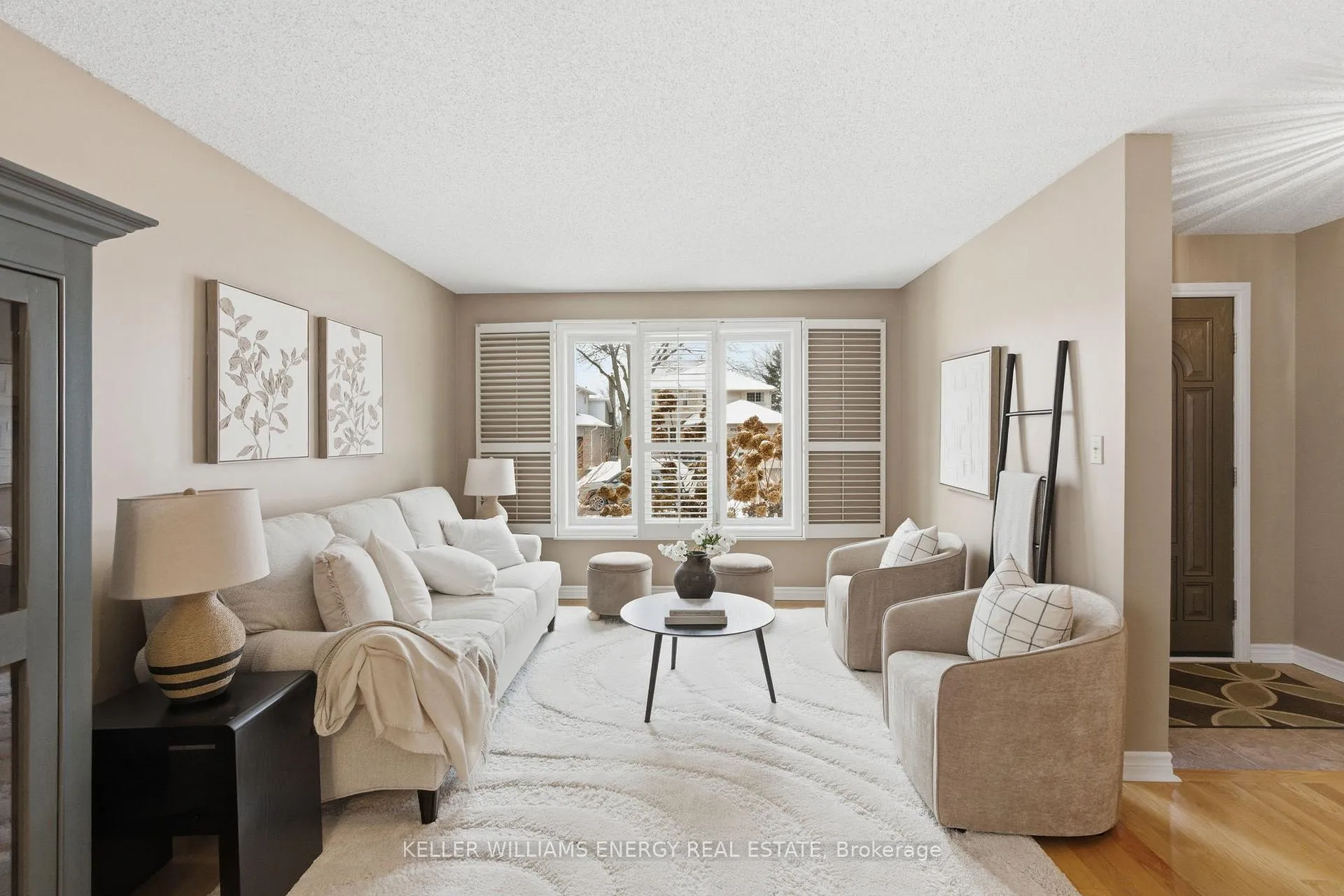 Photo 7 of 979 Peggoty Circle, Oshawa, Eastdale — HOMEH
