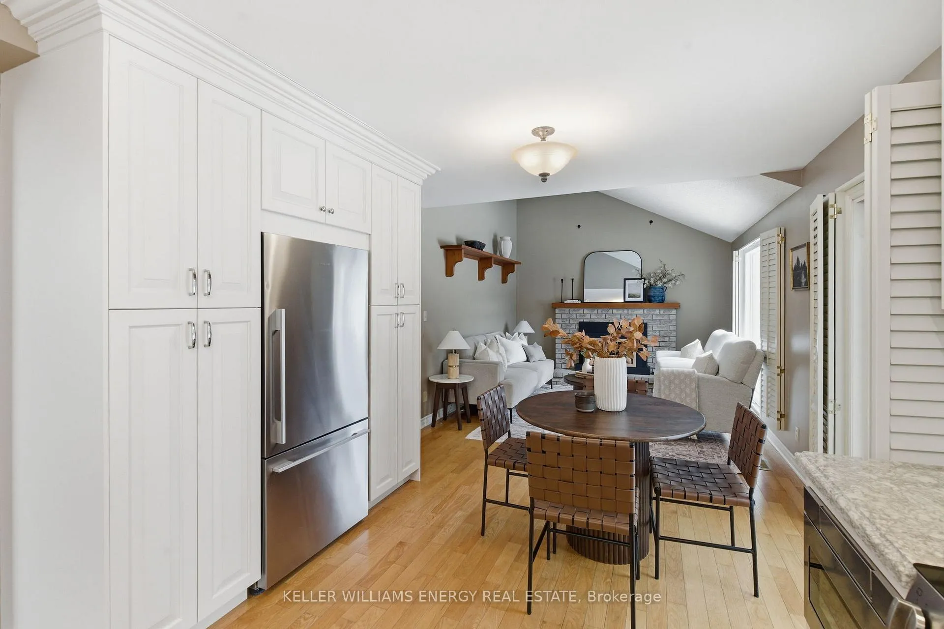 Photo 16 of 979 Peggoty Circle, Oshawa, Eastdale — HOMEH