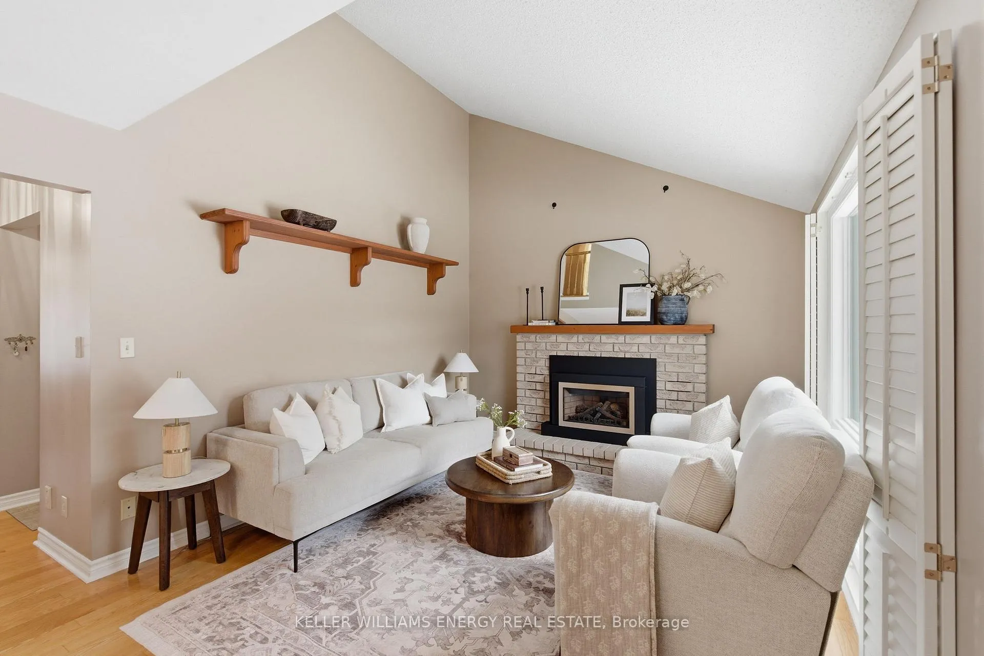 Photo 18 of 979 Peggoty Circle, Oshawa, Eastdale — HOMEH