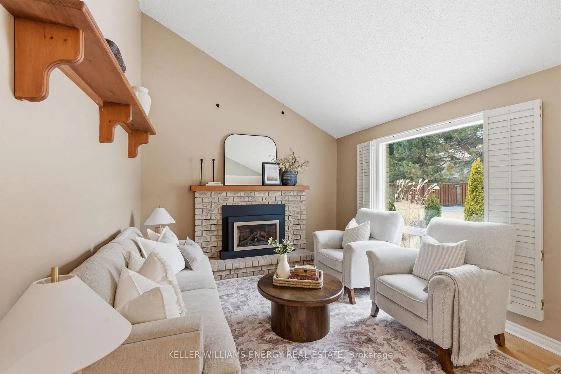 Photo 21 of 979 Peggoty Circle, Oshawa, Eastdale — HOMEH