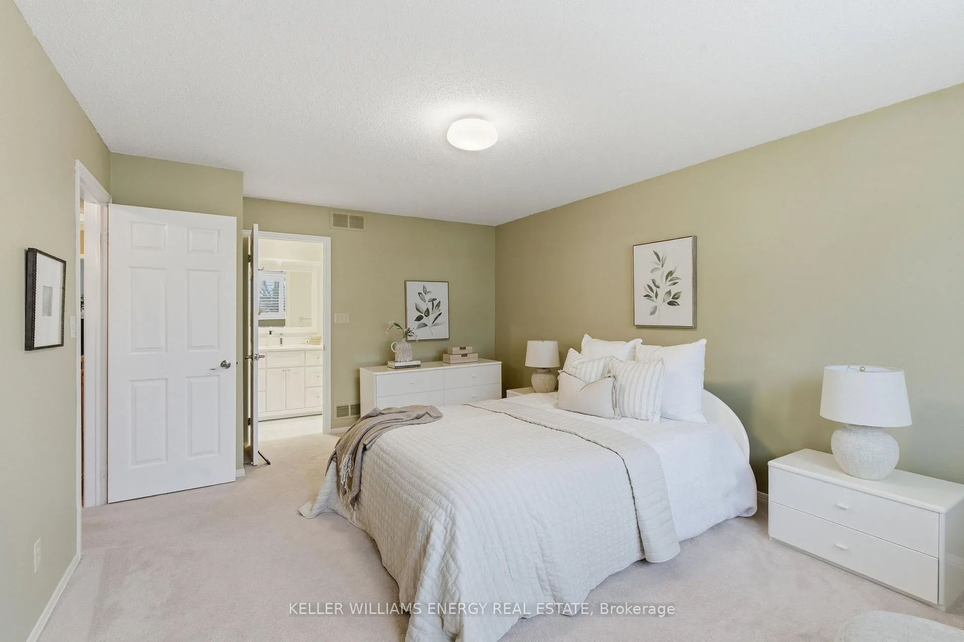 Photo 33 of 979 Peggoty Circle, Oshawa, Eastdale — HOMEH
