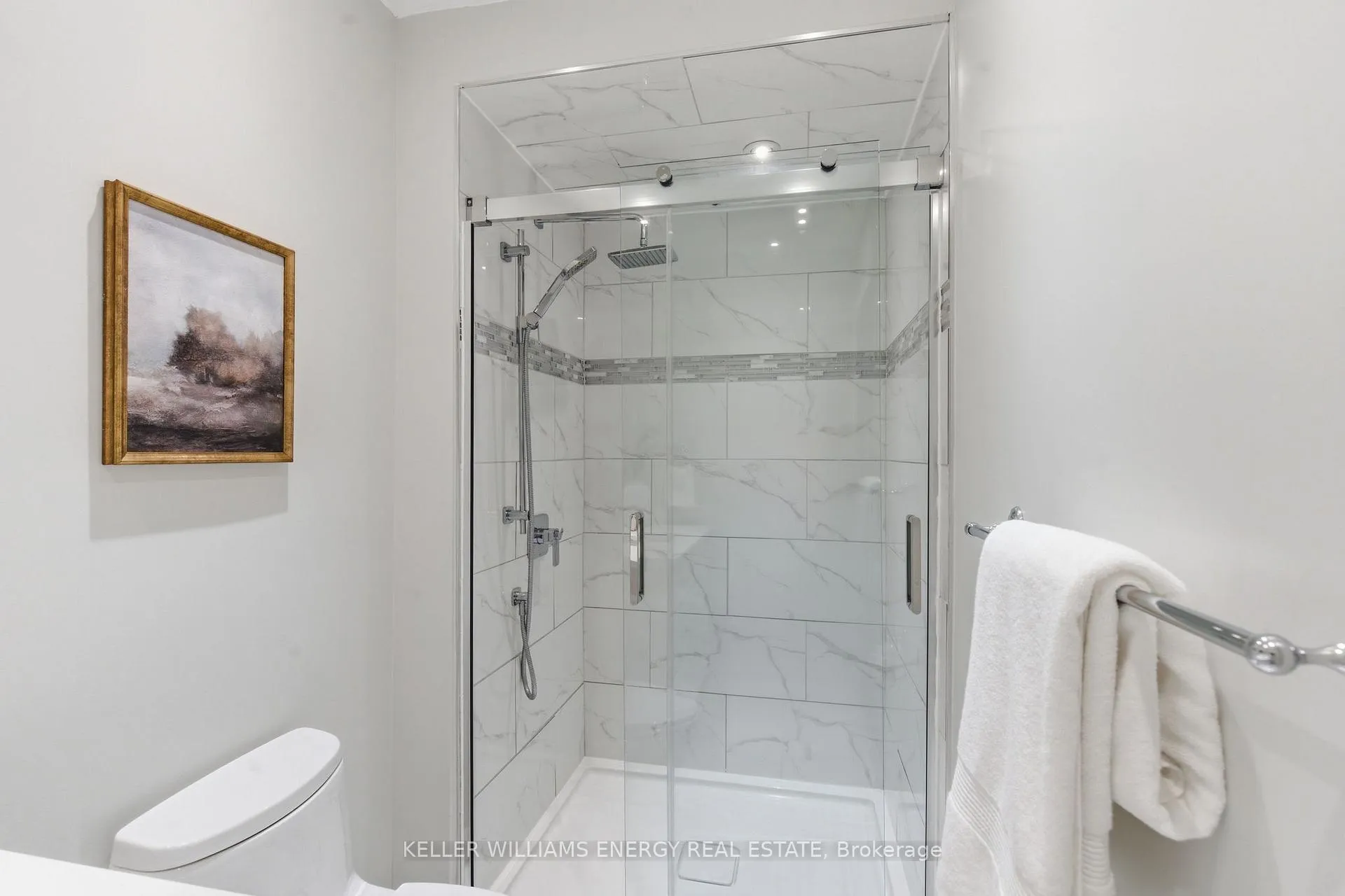 Photo 36 of 979 Peggoty Circle, Oshawa, Eastdale — HOMEH