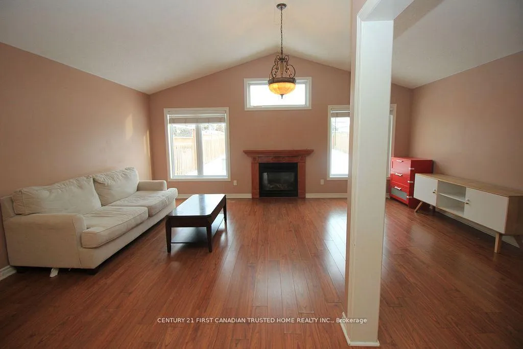 Photo 11 of 1681 Benjamin Drive, London, East D — HOMEH