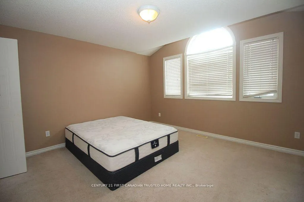 Photo 17 of 1681 Benjamin Drive, London, East D — HOMEH