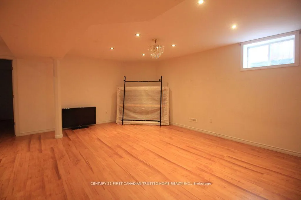 Photo 24 of 1681 Benjamin Drive, London, East D — HOMEH