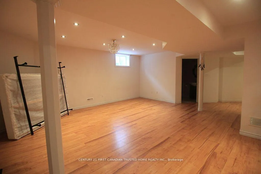 Photo 26 of 1681 Benjamin Drive, London, East D — HOMEH