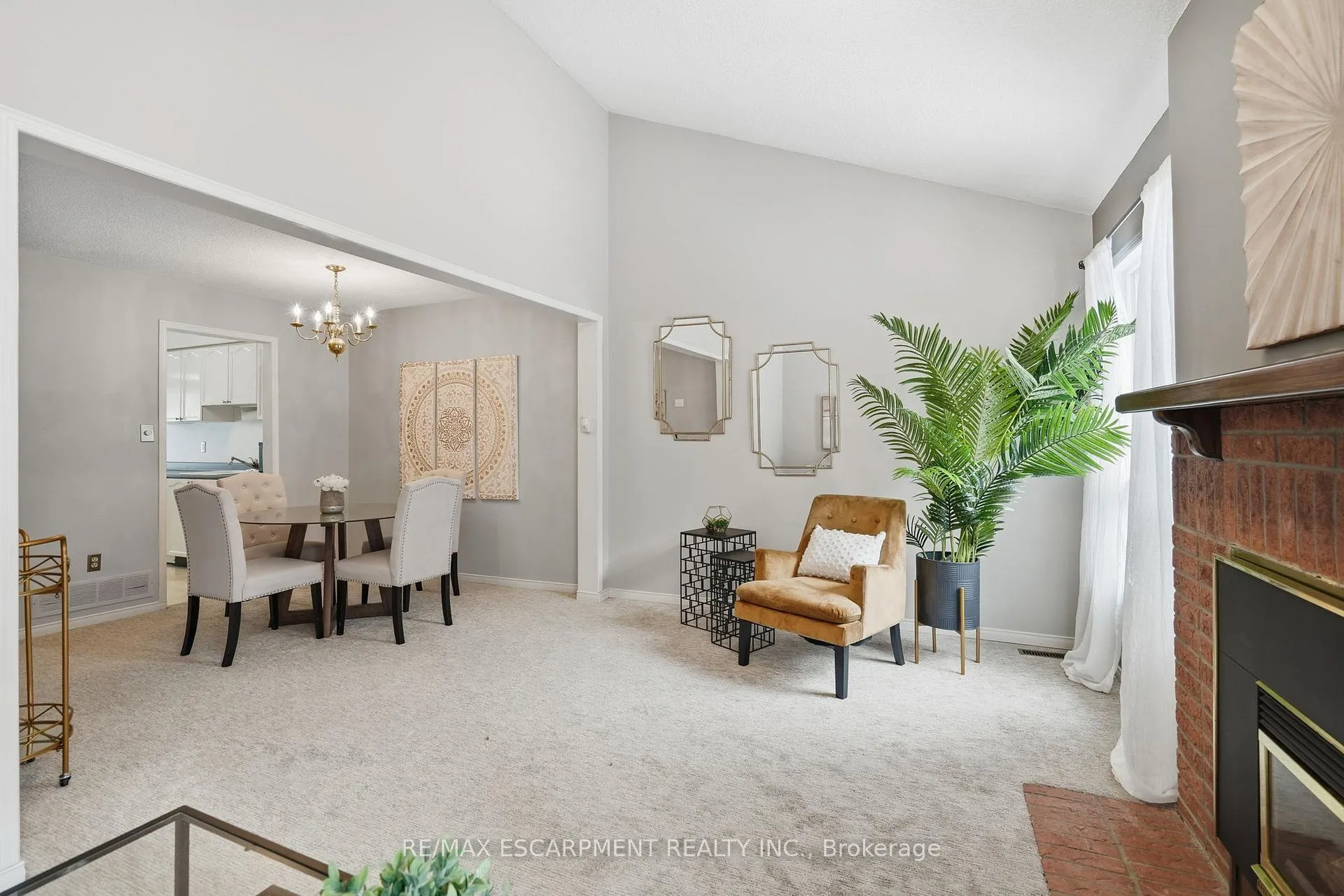 Photo 10 of 2047 Chrisdon Road, Burlington, Headon — HOMEH