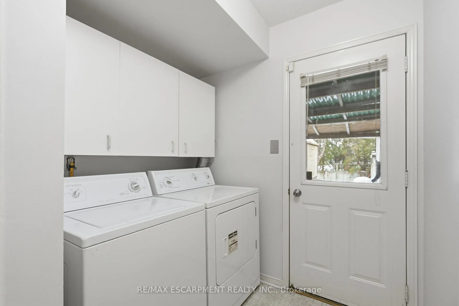 Photo 13 of 2047 Chrisdon Road, Burlington, Headon — HOMEH