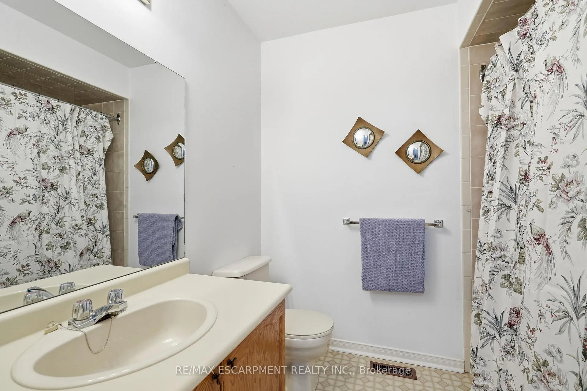 Photo 16 of 2047 Chrisdon Road, Burlington, Headon — HOMEH
