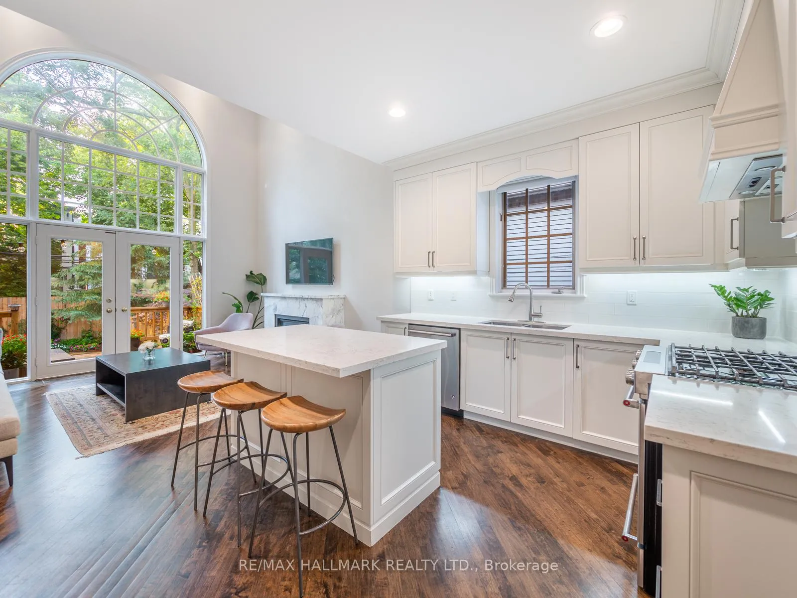 Photo 12 of 74 Macpherson Avenue, Toronto, The Annex — HOMEH