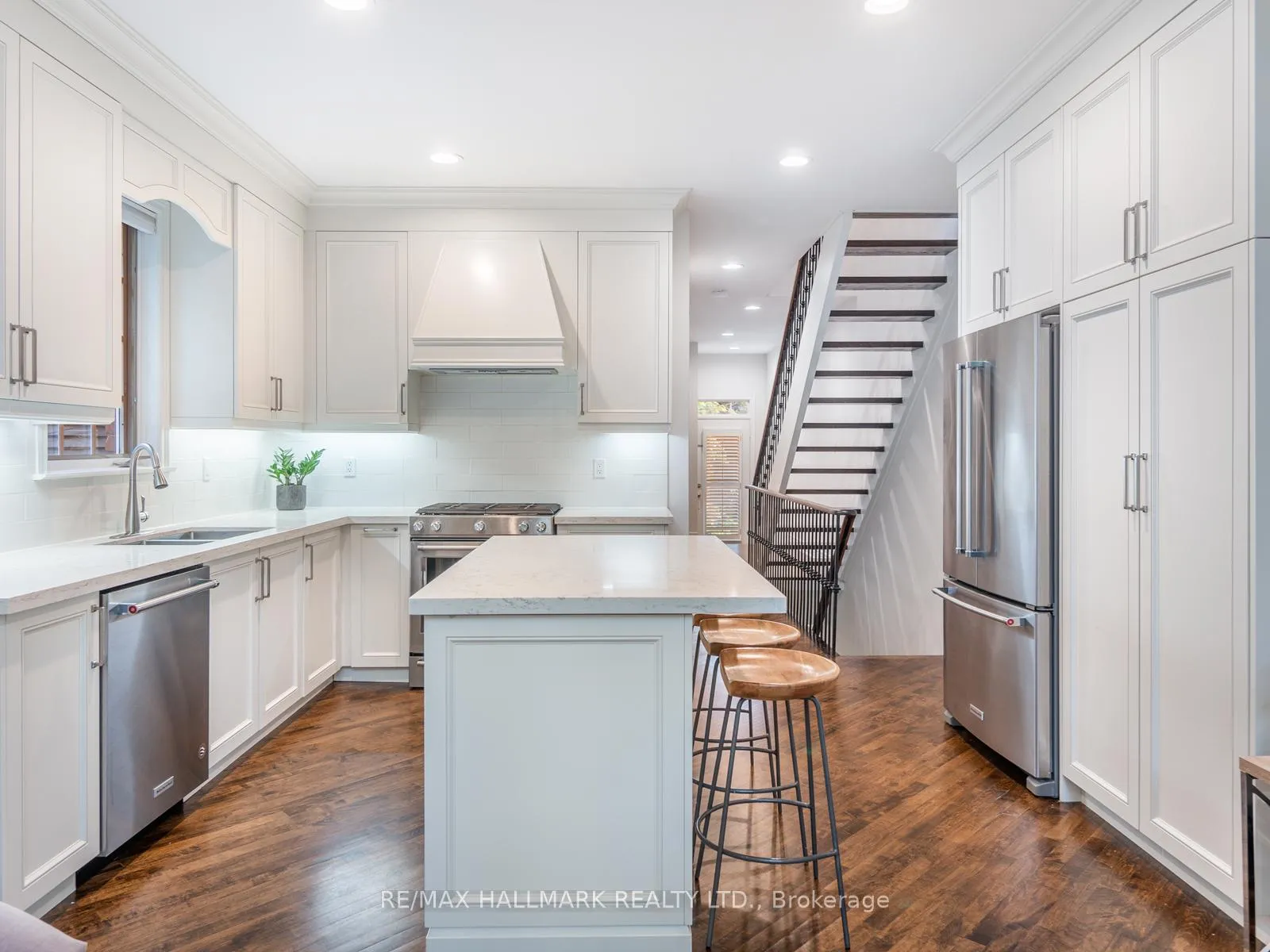 Photo 14 of 74 Macpherson Avenue, Toronto, The Annex — HOMEH