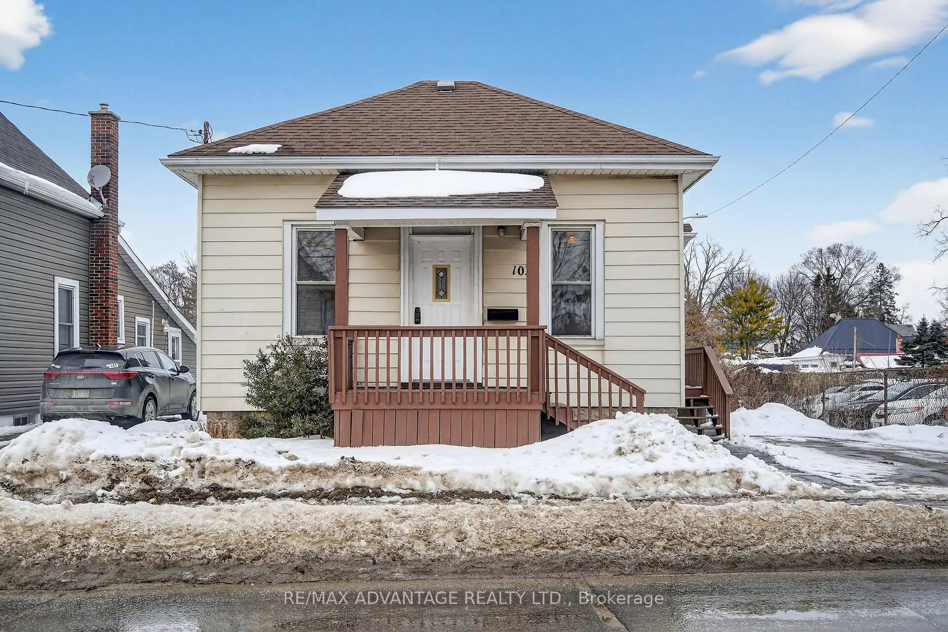 Photo 2 of 103 Scott Street, St. Thomas — HOMEH