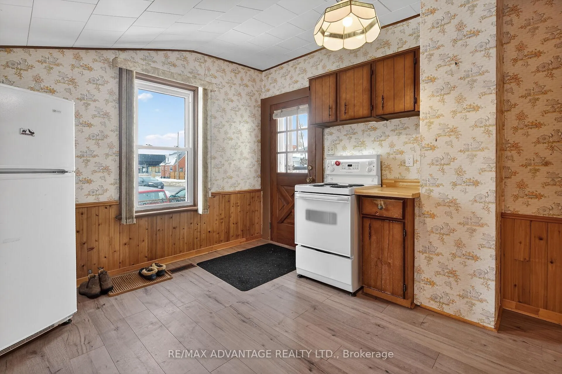 Photo 4 of 103 Scott Street, St. Thomas — HOMEH