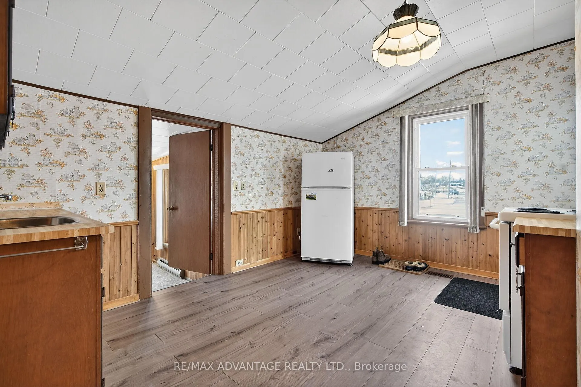 Photo 5 of 103 Scott Street, St. Thomas — HOMEH