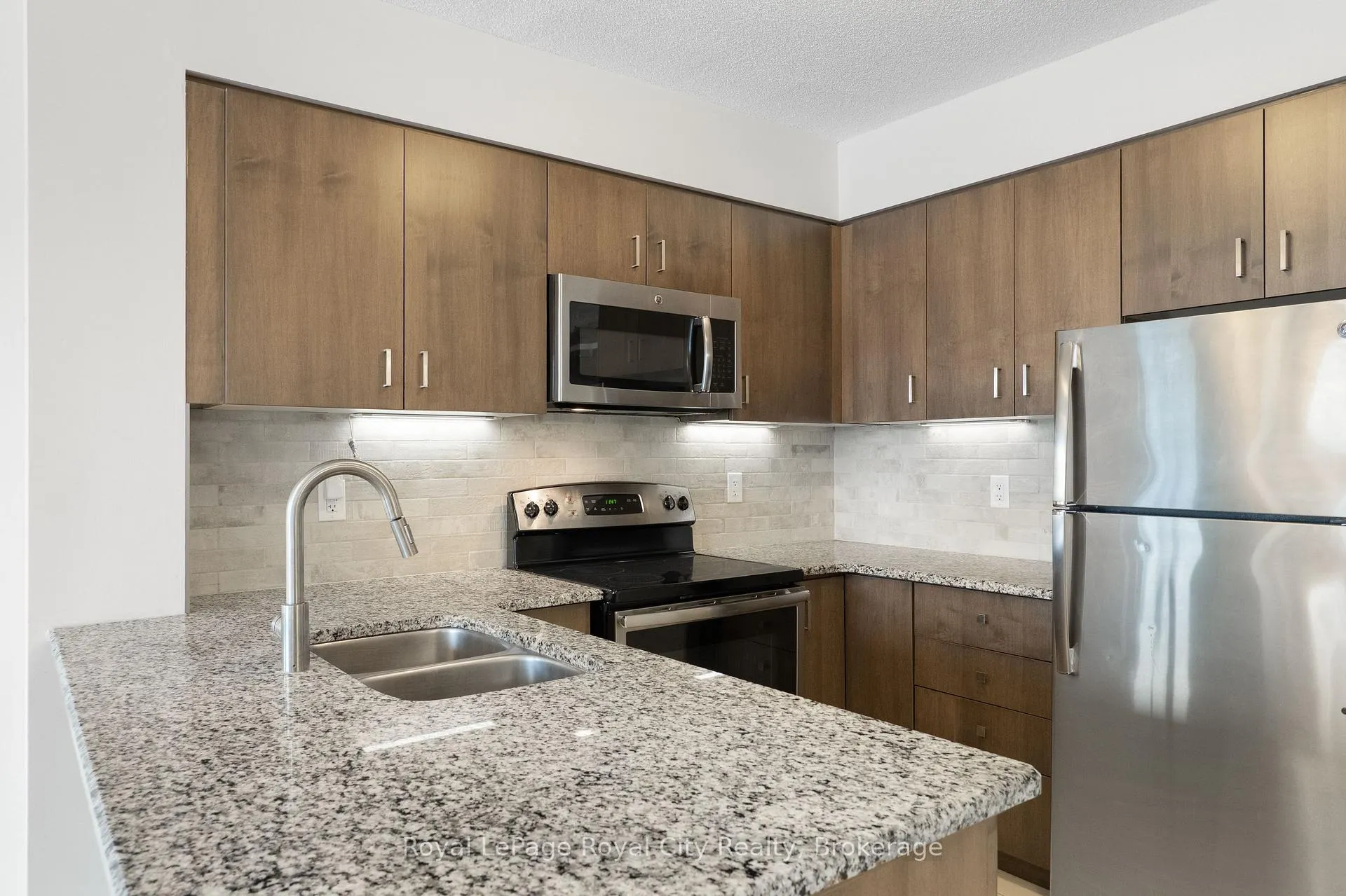 Photo 5 of Unit #406, 53 Arthur Street, Guelph, St. Patrick's Ward — HOMEH