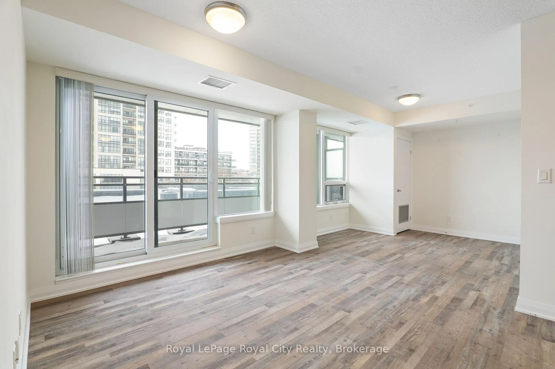 Photo 8 of Unit #406, 53 Arthur Street, Guelph, St. Patrick's Ward — HOMEH