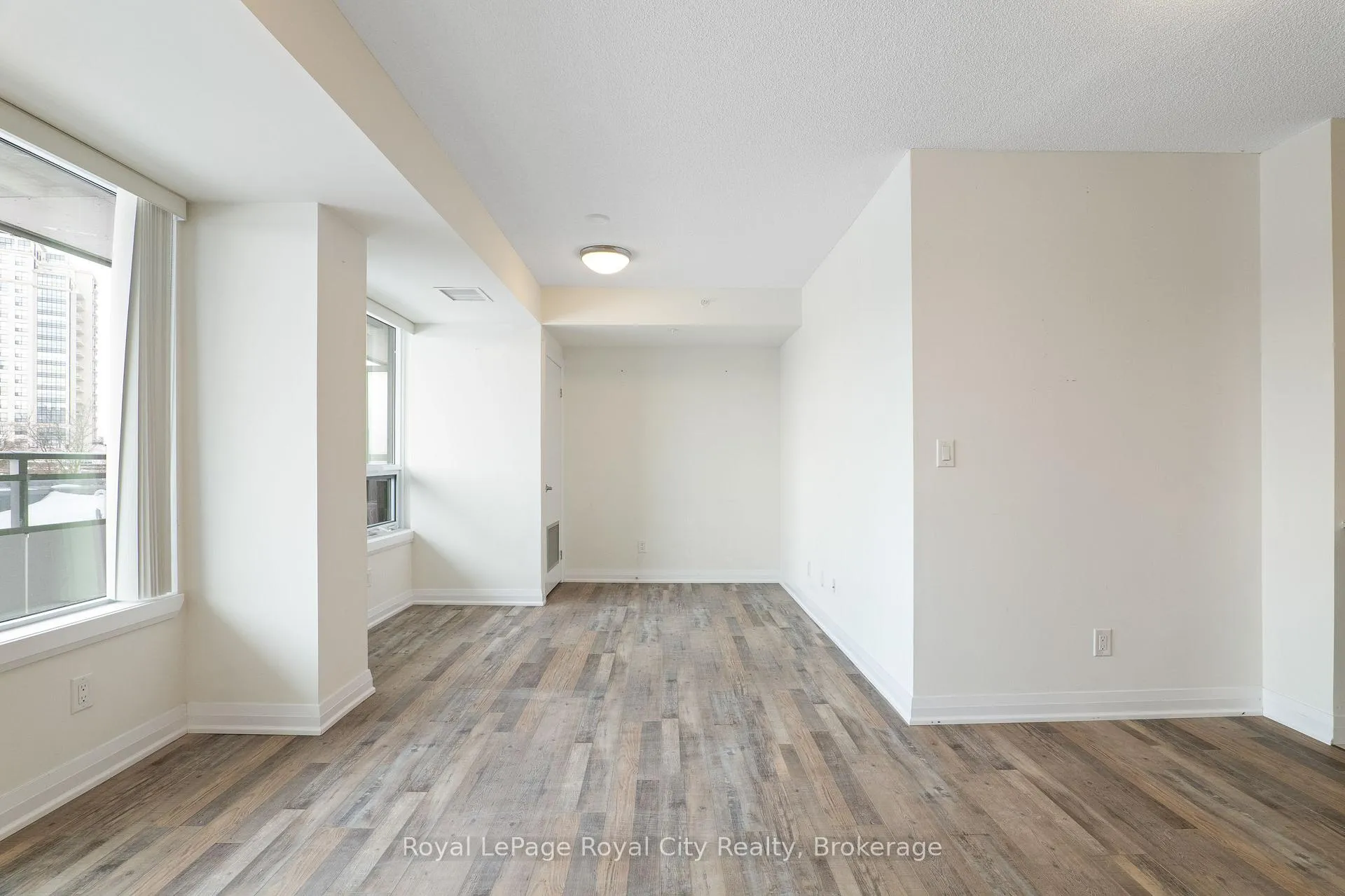 Photo 10 of Unit #406, 53 Arthur Street, Guelph, St. Patrick's Ward — HOMEH