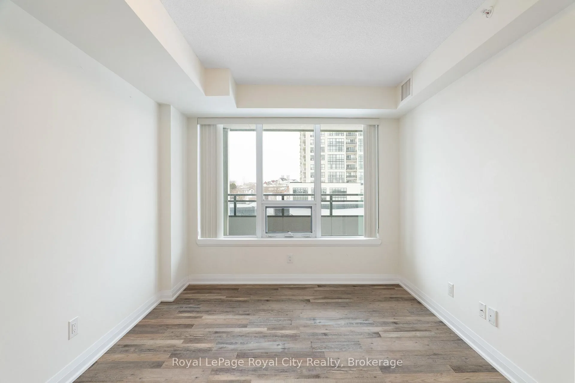 Photo 13 of Unit #406, 53 Arthur Street, Guelph, St. Patrick's Ward — HOMEH