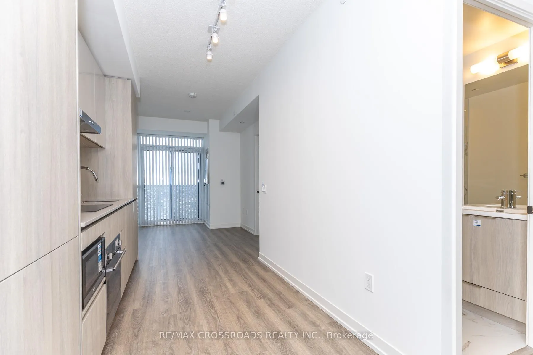 Photo 9 of Unit 5807, 8 Interchange Way, Vaughan, Vaughan Corporate Centre — HOMEH