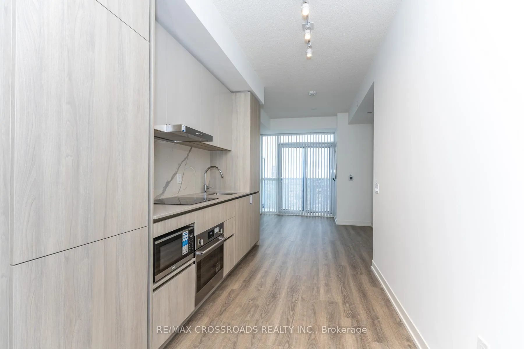 Photo 10 of Unit 5807, 8 Interchange Way, Vaughan, Vaughan Corporate Centre — HOMEH