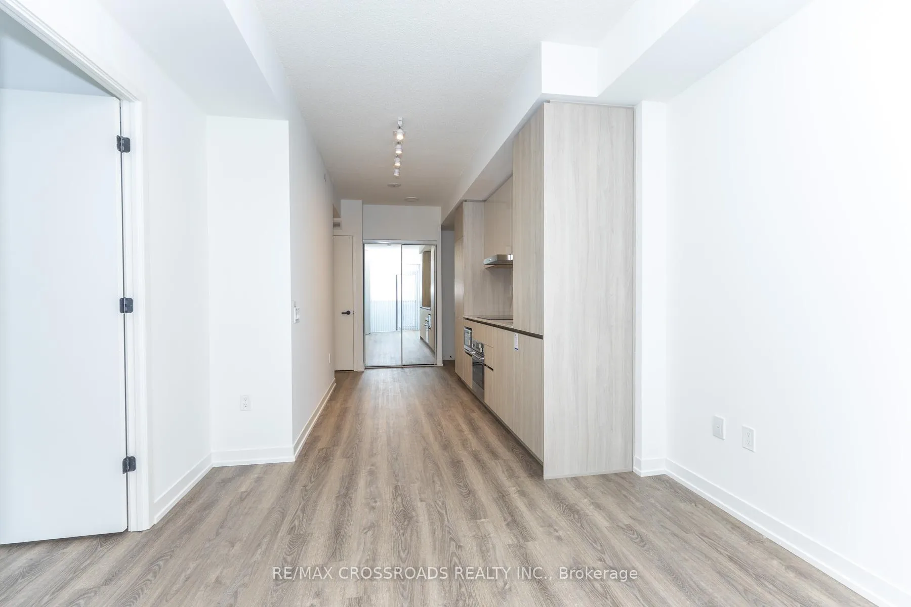 Photo 12 of Unit 5807, 8 Interchange Way, Vaughan, Vaughan Corporate Centre — HOMEH