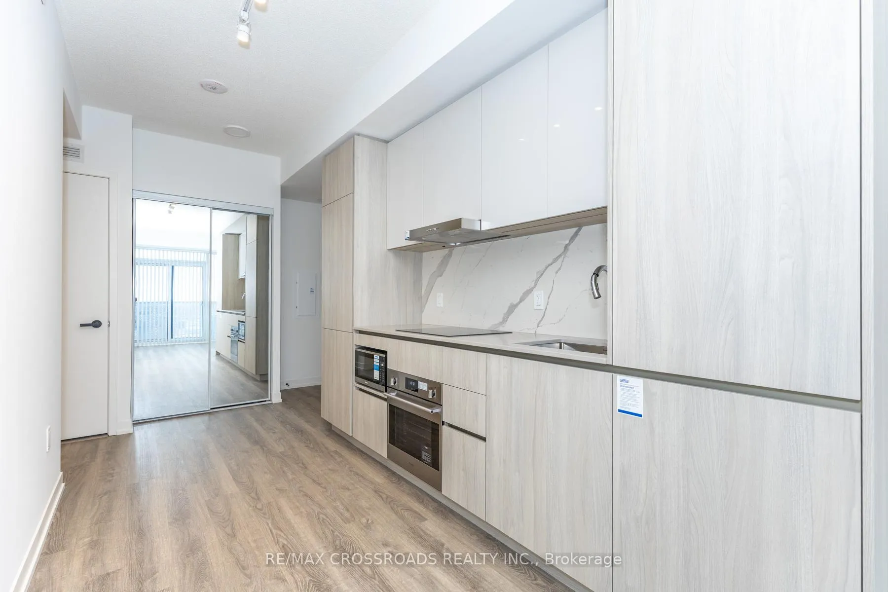 Photo 13 of Unit 5807, 8 Interchange Way, Vaughan, Vaughan Corporate Centre — HOMEH