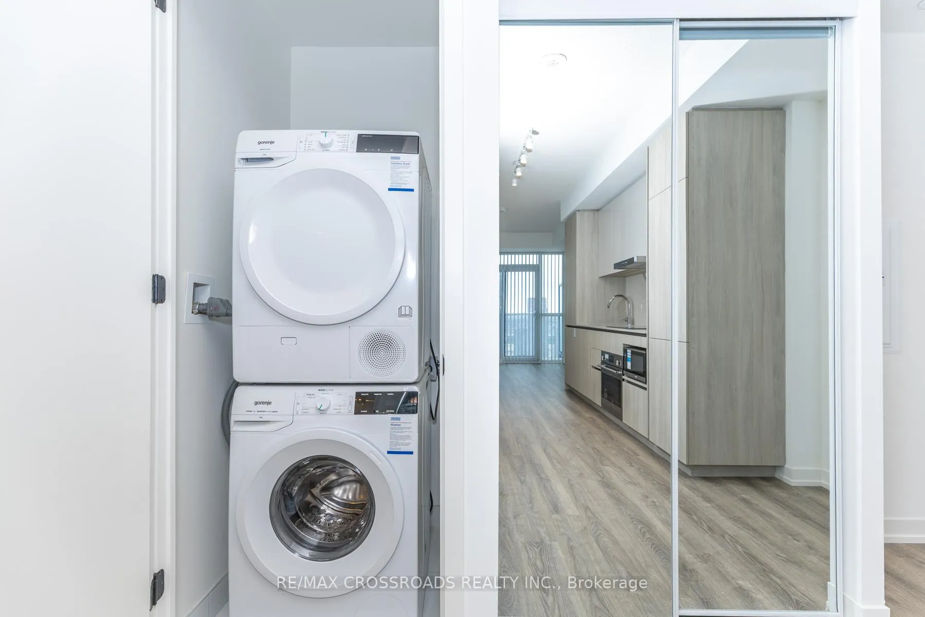 Photo 18 of Unit 5807, 8 Interchange Way, Vaughan, Vaughan Corporate Centre — HOMEH