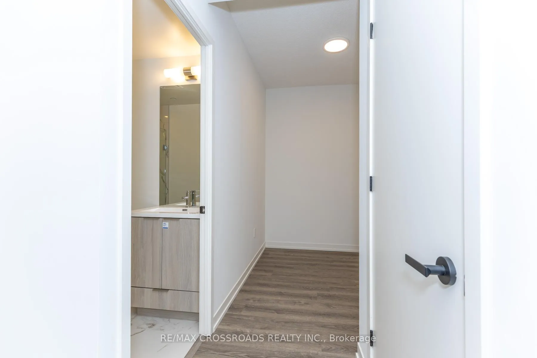 Photo 19 of Unit 5807, 8 Interchange Way, Vaughan, Vaughan Corporate Centre — HOMEH