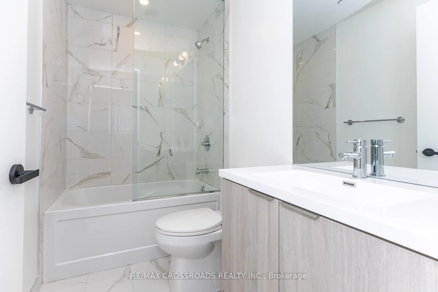 Photo 25 of Unit 5807, 8 Interchange Way, Vaughan, Vaughan Corporate Centre — HOMEH