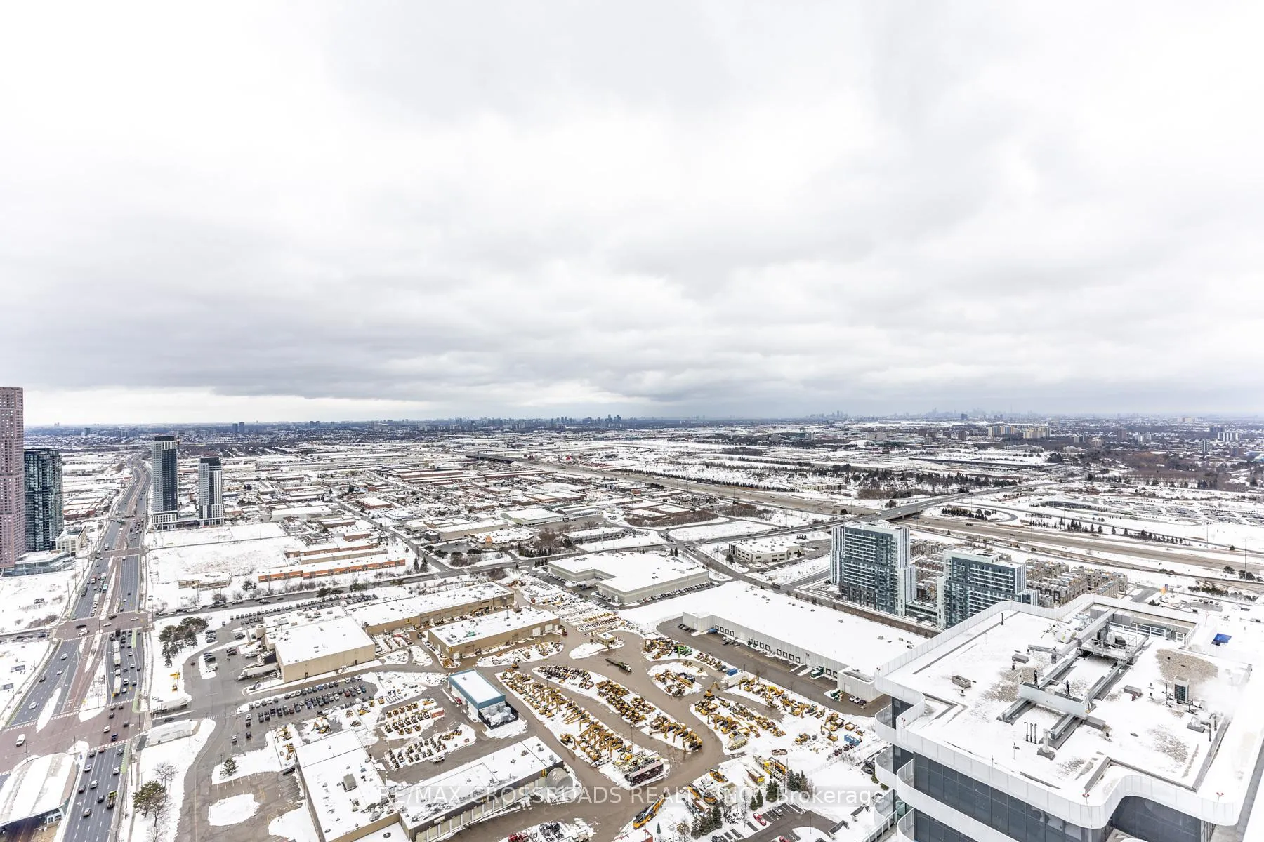 Photo 31 of Unit 5807, 8 Interchange Way, Vaughan, Vaughan Corporate Centre — HOMEH