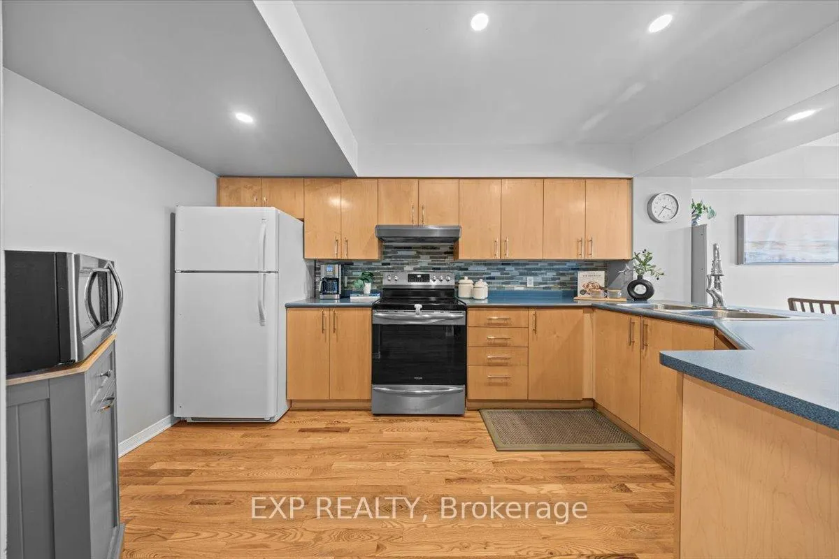 Photo 10 of 44 Coralbell Private, Ottawa, Hunt Club Park/Greenboro — HOMEH