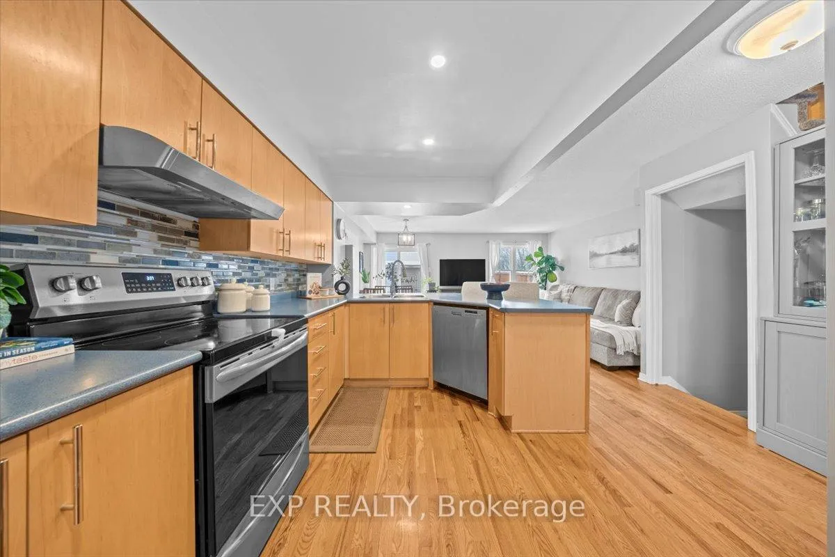 Photo 11 of 44 Coralbell Private, Ottawa, Hunt Club Park/Greenboro — HOMEH