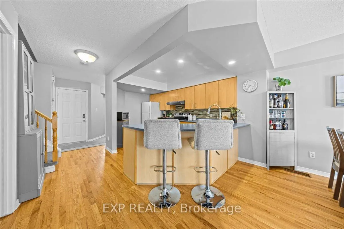 Photo 13 of 44 Coralbell Private, Ottawa, Hunt Club Park/Greenboro — HOMEH