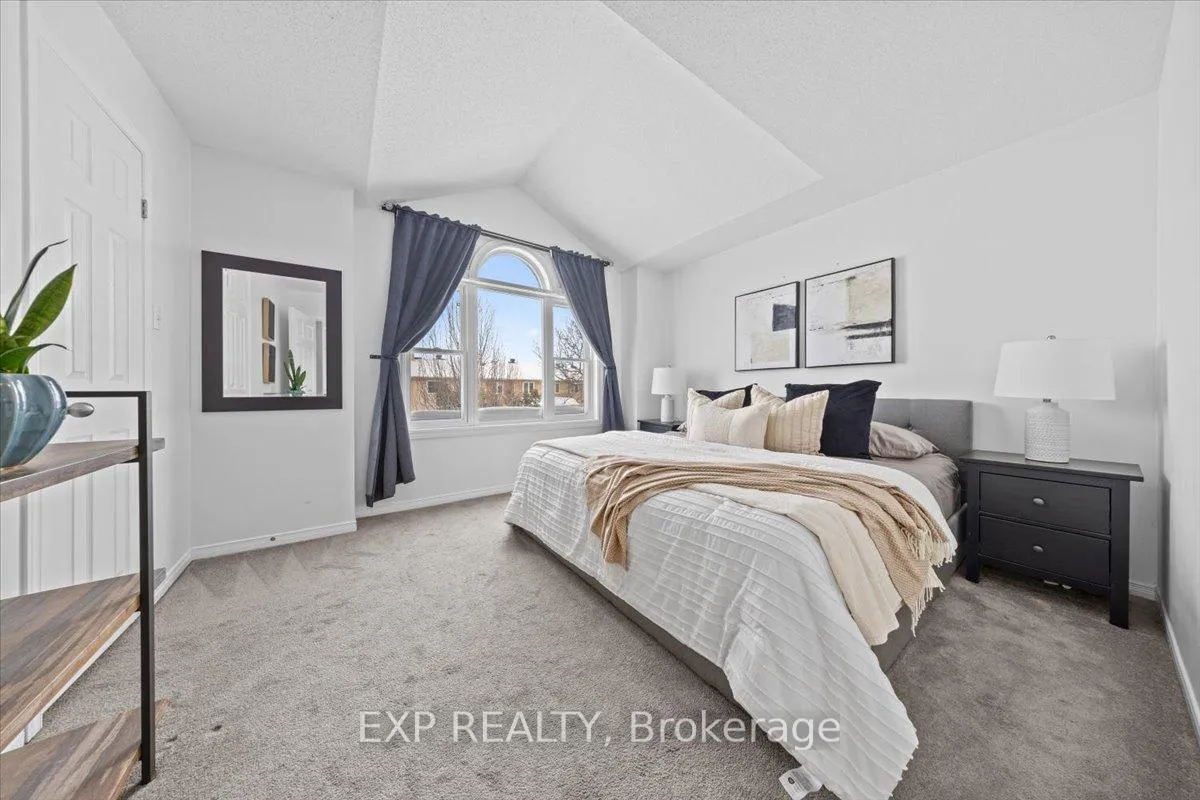 Photo 20 of 44 Coralbell Private, Ottawa, Hunt Club Park/Greenboro — HOMEH