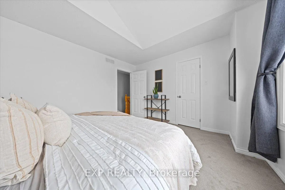 Photo 23 of 44 Coralbell Private, Ottawa, Hunt Club Park/Greenboro — HOMEH