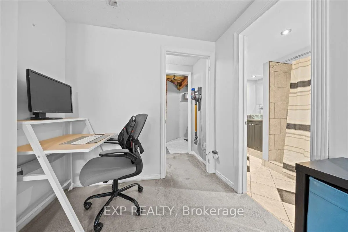 Photo 31 of 44 Coralbell Private, Ottawa, Hunt Club Park/Greenboro — HOMEH