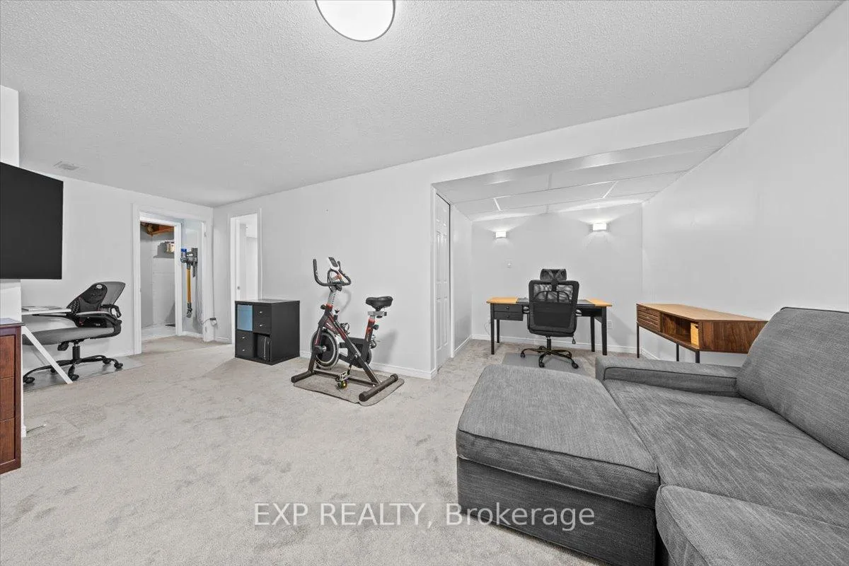 Photo 33 of 44 Coralbell Private, Ottawa, Hunt Club Park/Greenboro — HOMEH