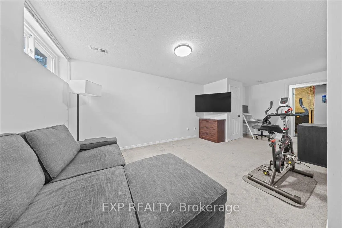 Photo 34 of 44 Coralbell Private, Ottawa, Hunt Club Park/Greenboro — HOMEH