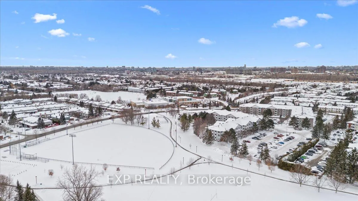 Photo 43 of 44 Coralbell Private, Ottawa, Hunt Club Park/Greenboro — HOMEH