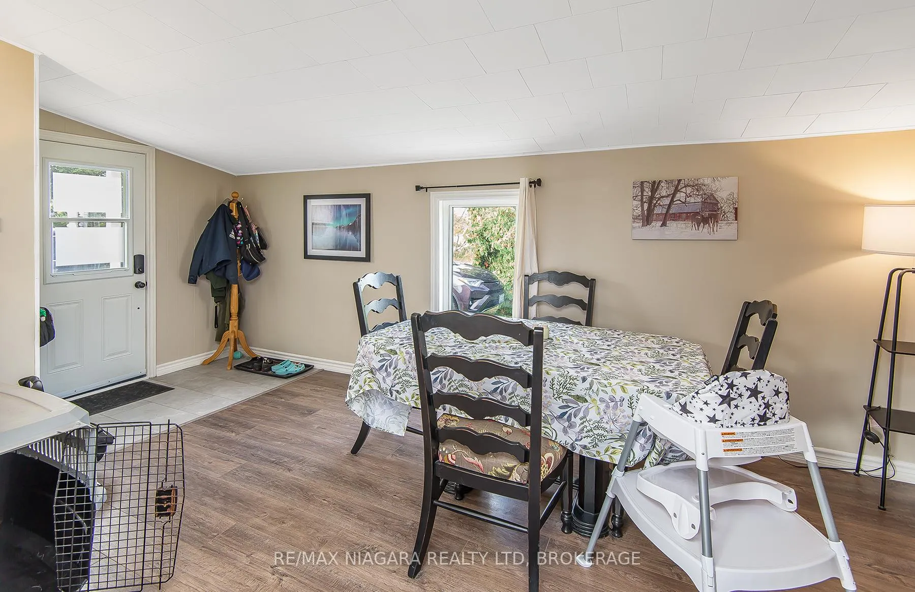 Photo 5 of 4599 Abigail Lane, Lincoln, Beamsville — HOMEH