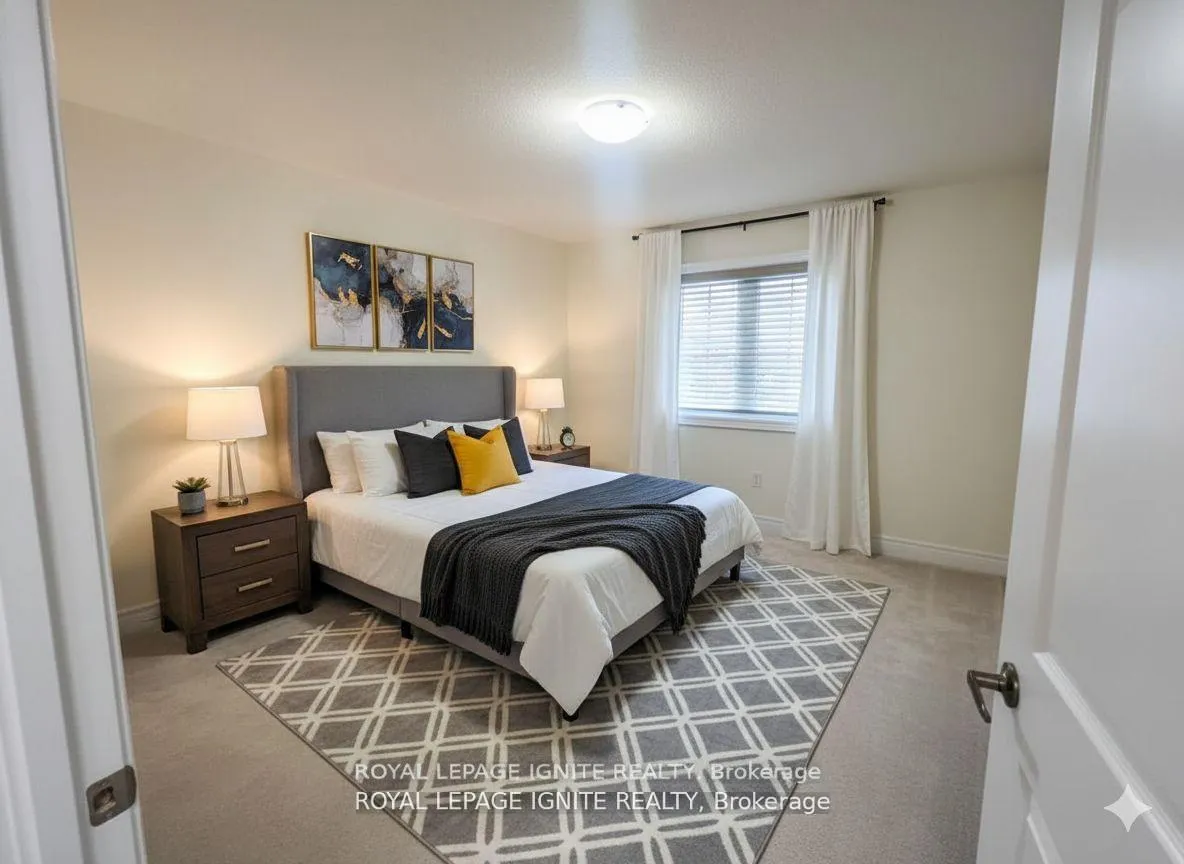 Photo 21 of 114 Whitehand Drive, Clarington, Newcastle — HOMEH