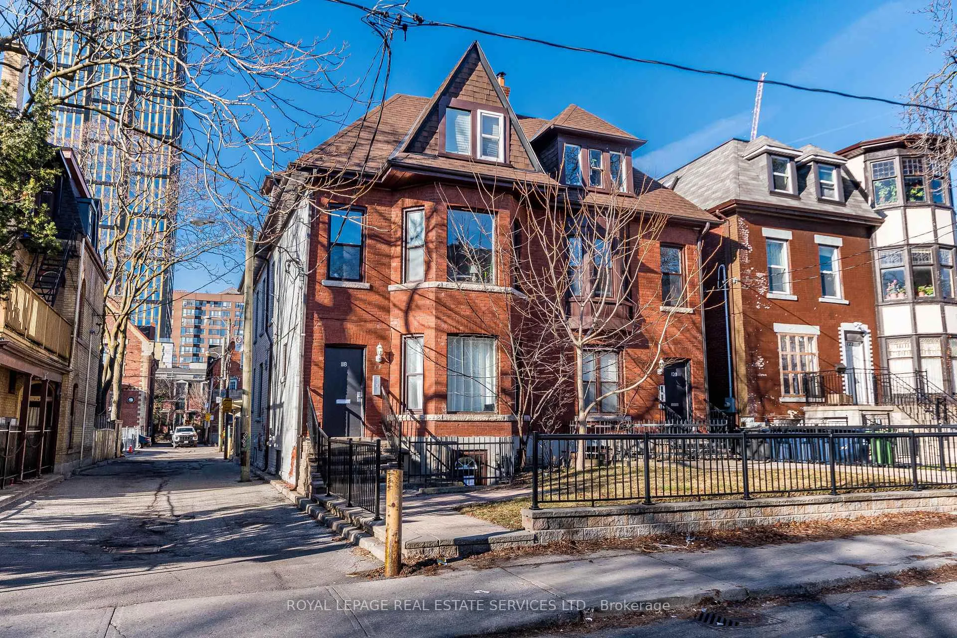 Front of Unit 3, 118 Pembroke Street