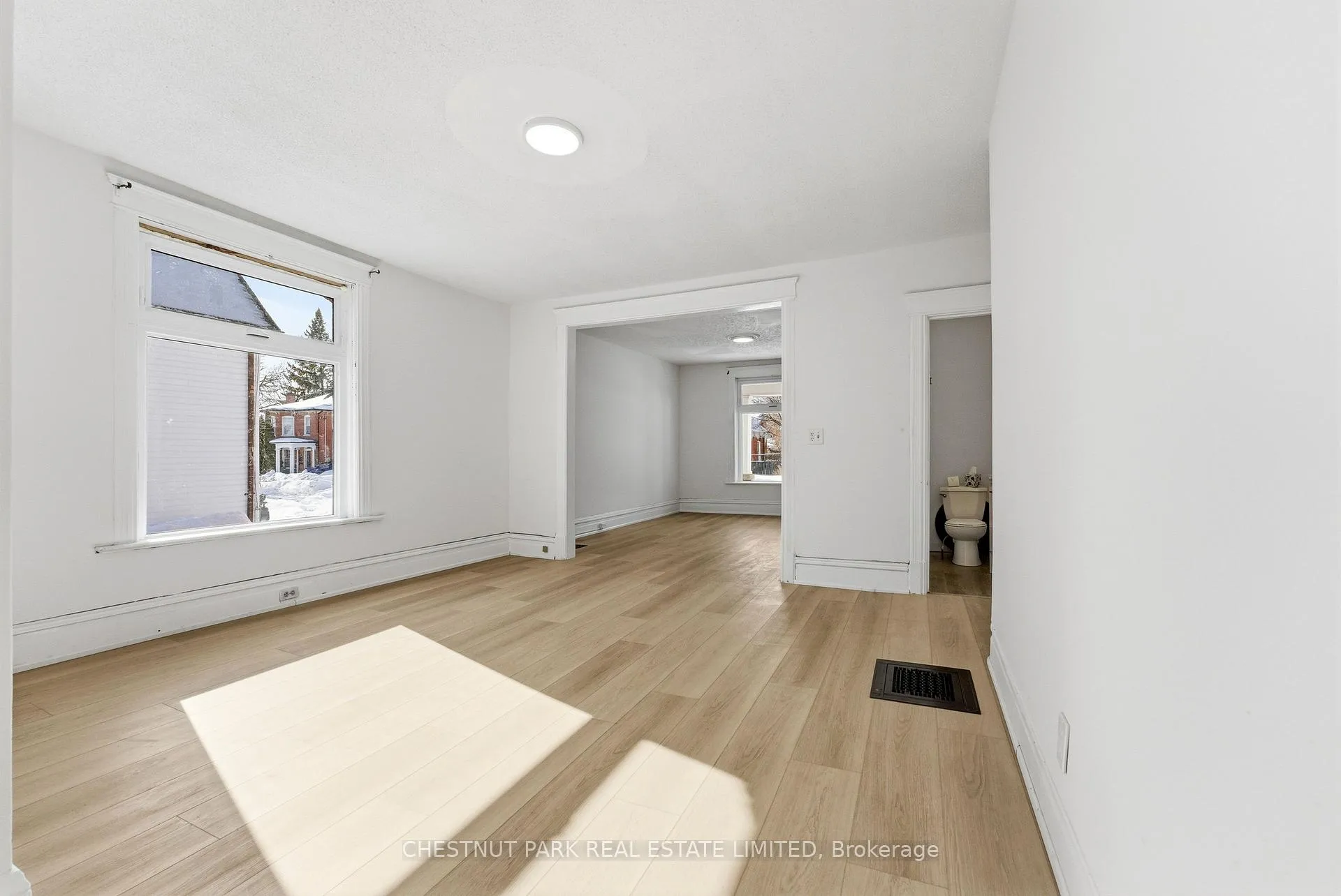 Photo 3 of 43 Dunbar Street, Belleville, Belleville Ward — HOMEH
