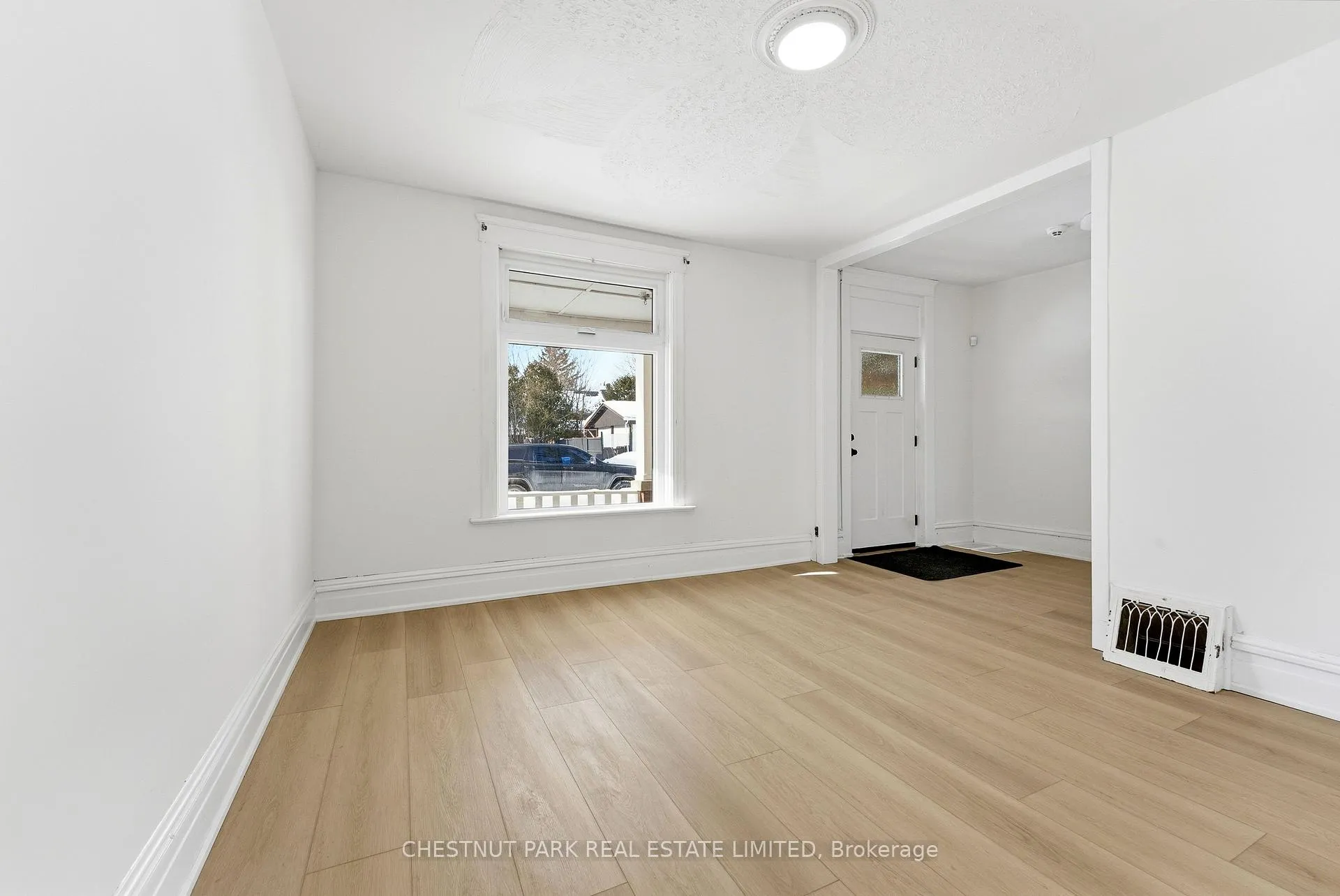 Photo 6 of 43 Dunbar Street, Belleville, Belleville Ward — HOMEH