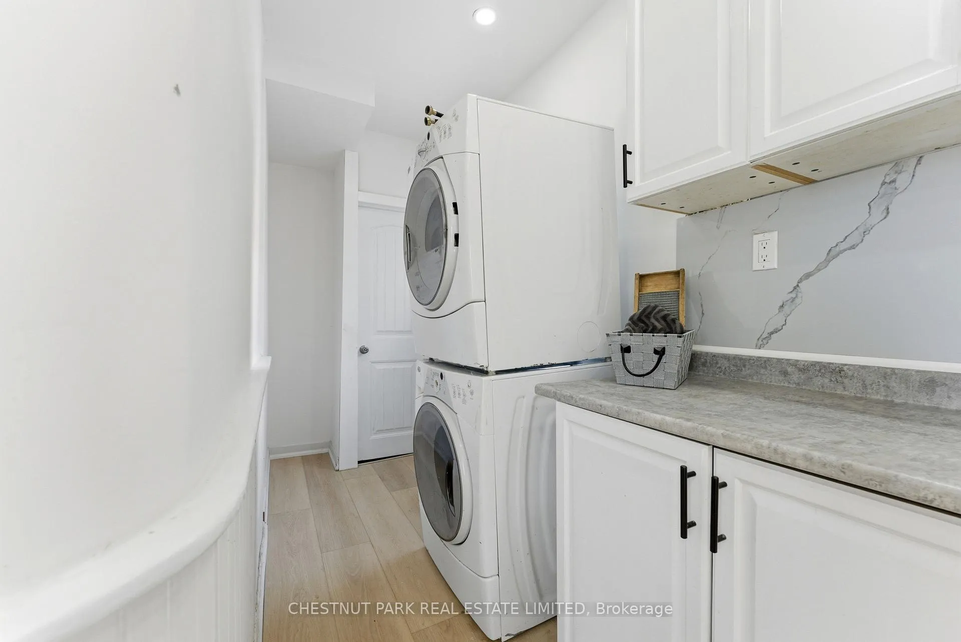 Photo 8 of 43 Dunbar Street, Belleville, Belleville Ward — HOMEH