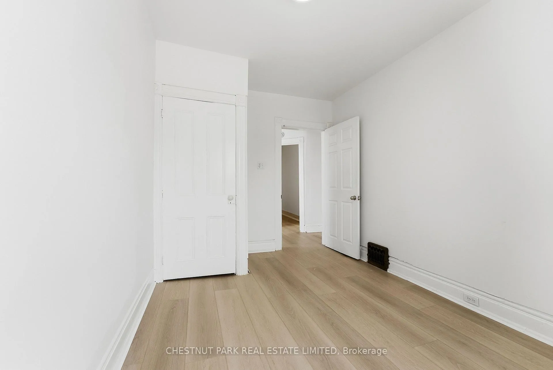 Photo 17 of 43 Dunbar Street, Belleville, Belleville Ward — HOMEH