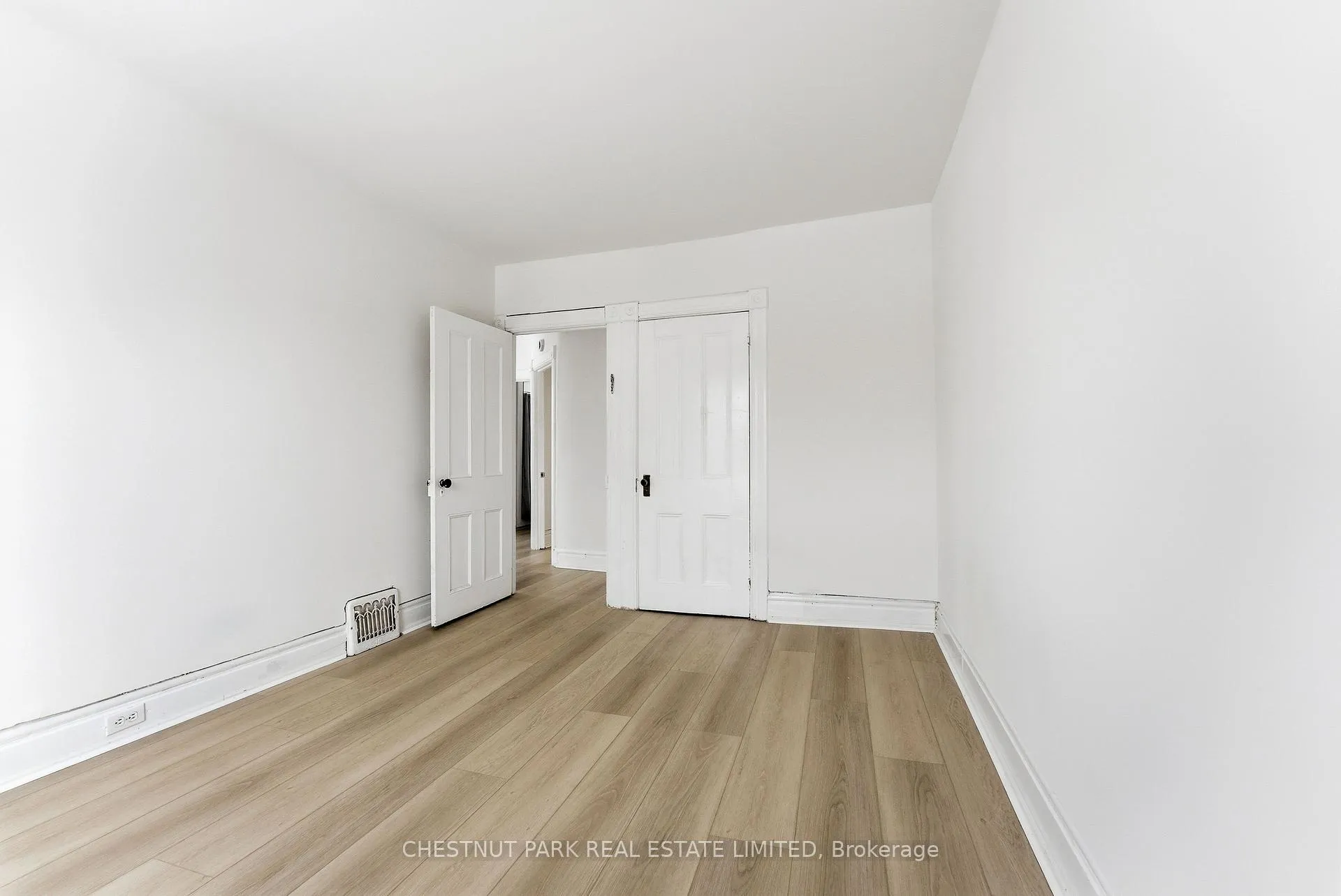 Photo 19 of 43 Dunbar Street, Belleville, Belleville Ward — HOMEH